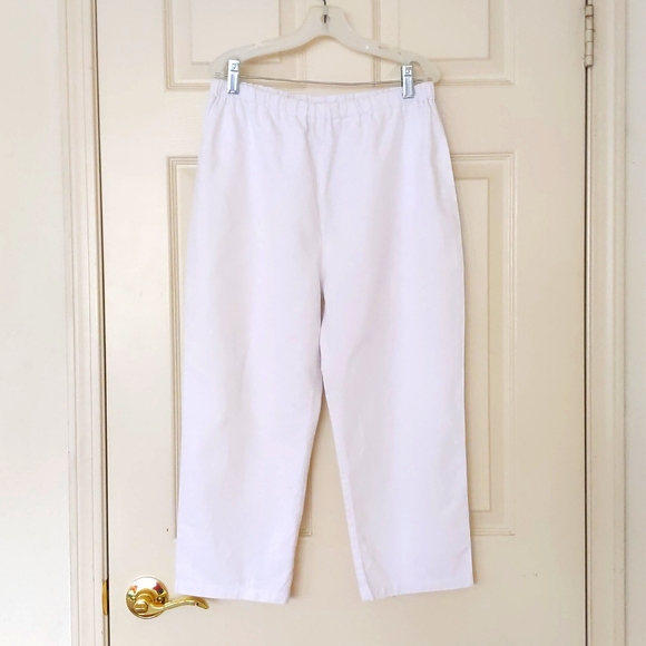 NWOT. Linen White High-Waisted Cropped Pant. - Picture 6 of 7